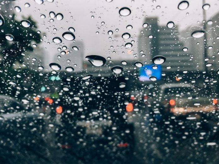 a rainy day in runcorn